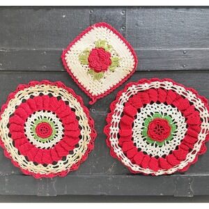 Vintage Handmade Crochet Rose Potholder Set Red Cream Green Floral 3pc